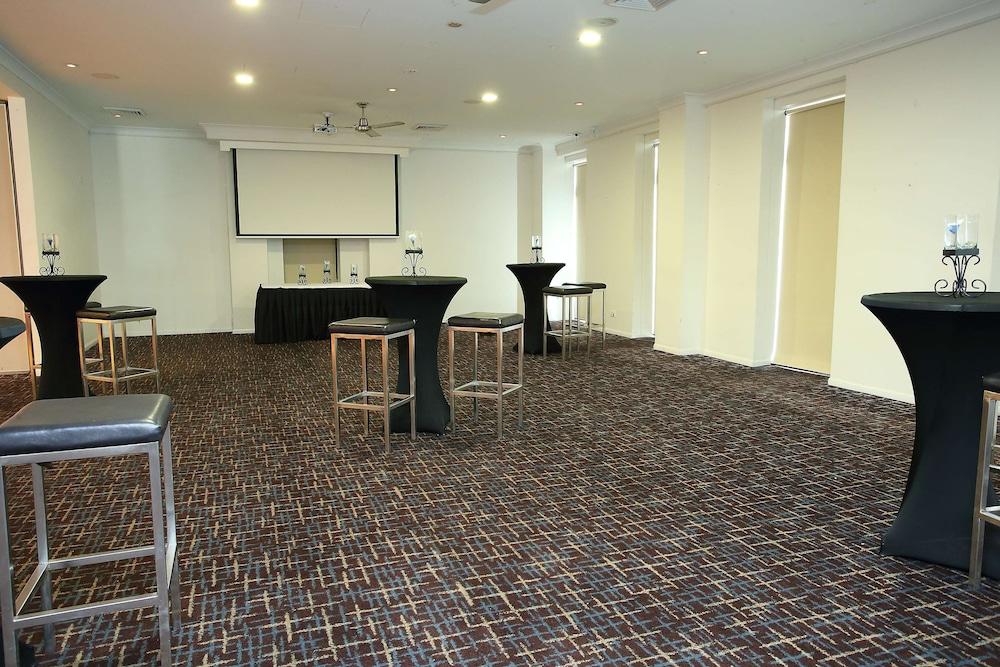 Oaks Townsville Metropole Hotel Exterior foto